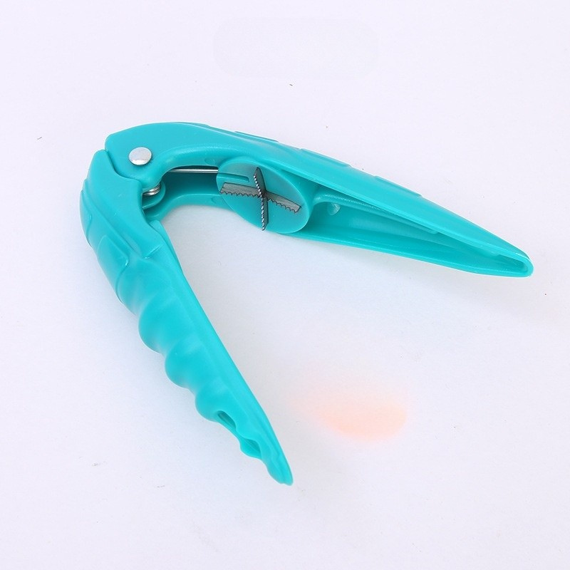 Globetrek° NutCracker 1+1 GRATIS: Enkel Å Bruke Høy Kvalitet Ergonomisk Nøtteknekker