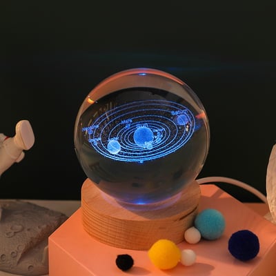 Ledsen™ CrystalBall - 3D-Solsystemkrystallkule Med LED-Lys