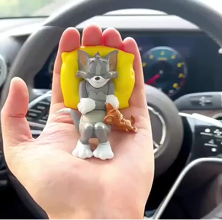 CarCharm 1+1 GRATIS: Tom Og Jerry Leken Dashbord Ornament