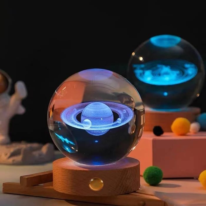 Ledsen™ CrystalBall - 3D-Solsystemkrystallkule Med LED-Lys