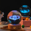 Ledsen™ CrystalBall - 3D-Solsystemkrystallkule Med LED-Lys