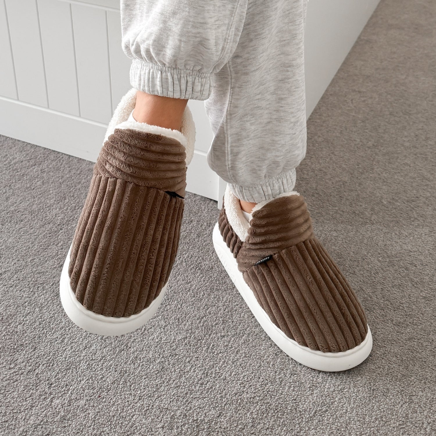Happy™ CozySlippers: Unisex Vinter Fottøy Komfortabel Varm Tøfler