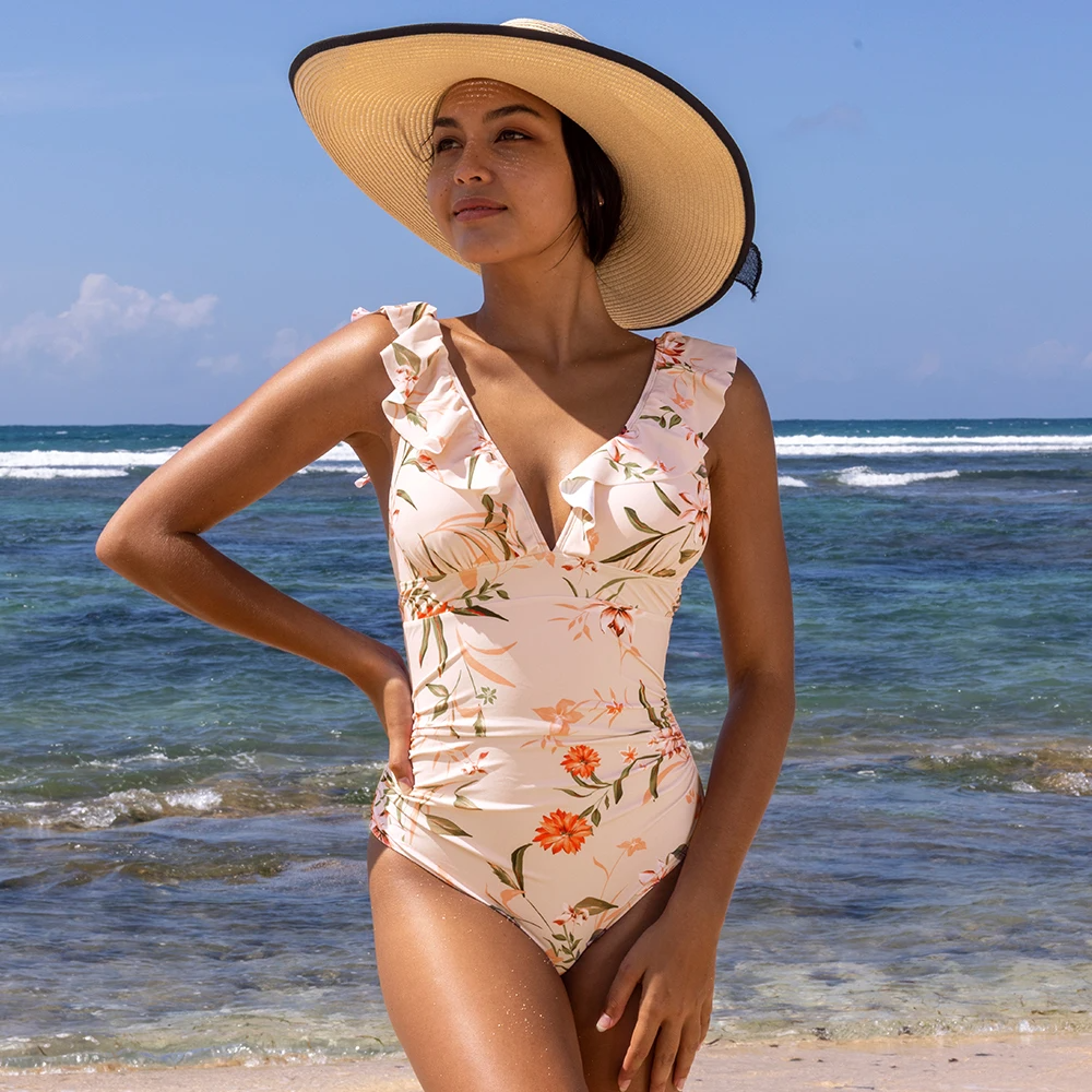 Icone™ ElegantSwimsuit: Elegant Plissert Design Med V-Hals Mage-Kontroll Badedrakt