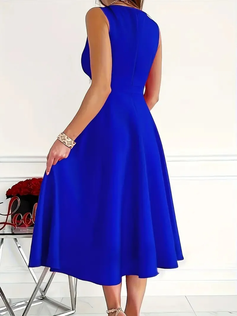Icone™ ElegantDress: V-hals Elegant Damekjole Med Belte