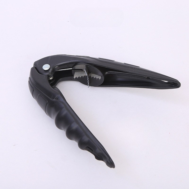 Globetrek° NutCracker 1+1 GRATIS: Enkel Å Bruke Høy Kvalitet Ergonomisk Nøtteknekker