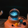 Ledsen™ CrystalBall - 3D-Solsystemkrystallkule Med LED-Lys